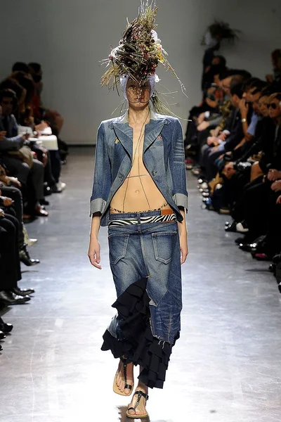 Look 32